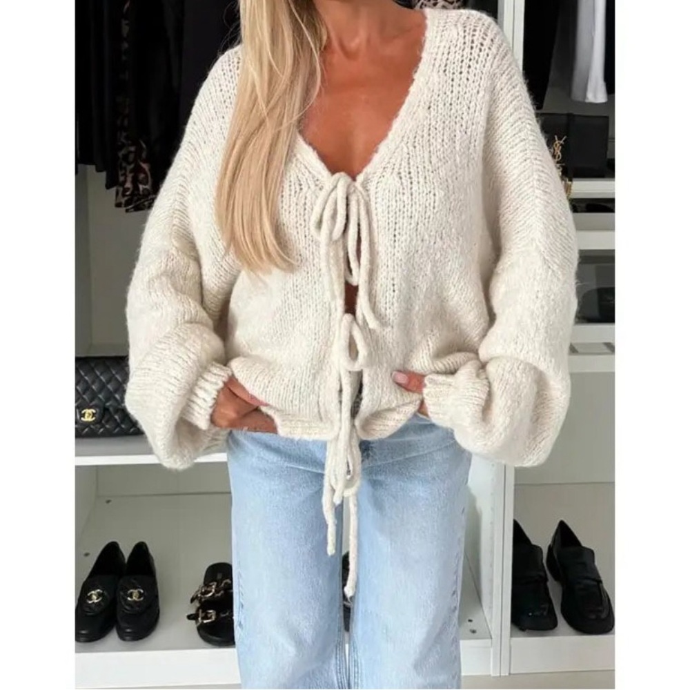 Elegant Cream Knit Cardigan
